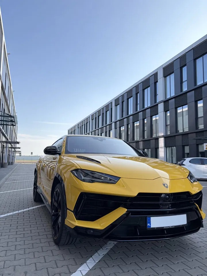2023 Lamborghini Urus, 34 000 km, Poľsko — foto 1