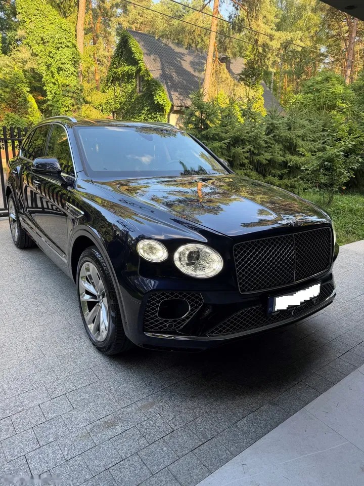 2022 Bentley Bentayga, 34 500 km, Poľsko — foto 1