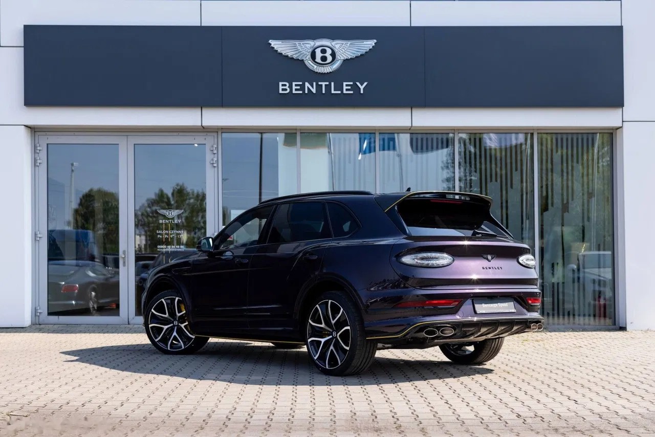 2026 Bentley Bentayga, 38 km, Poľsko — foto 2 z 23