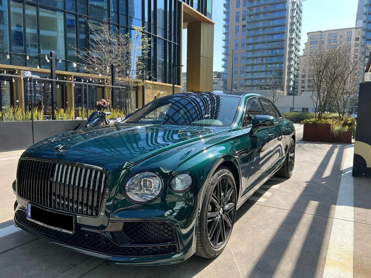 2022 Bentley Flying Spur, 23 000 km, Poľsko — foto 1