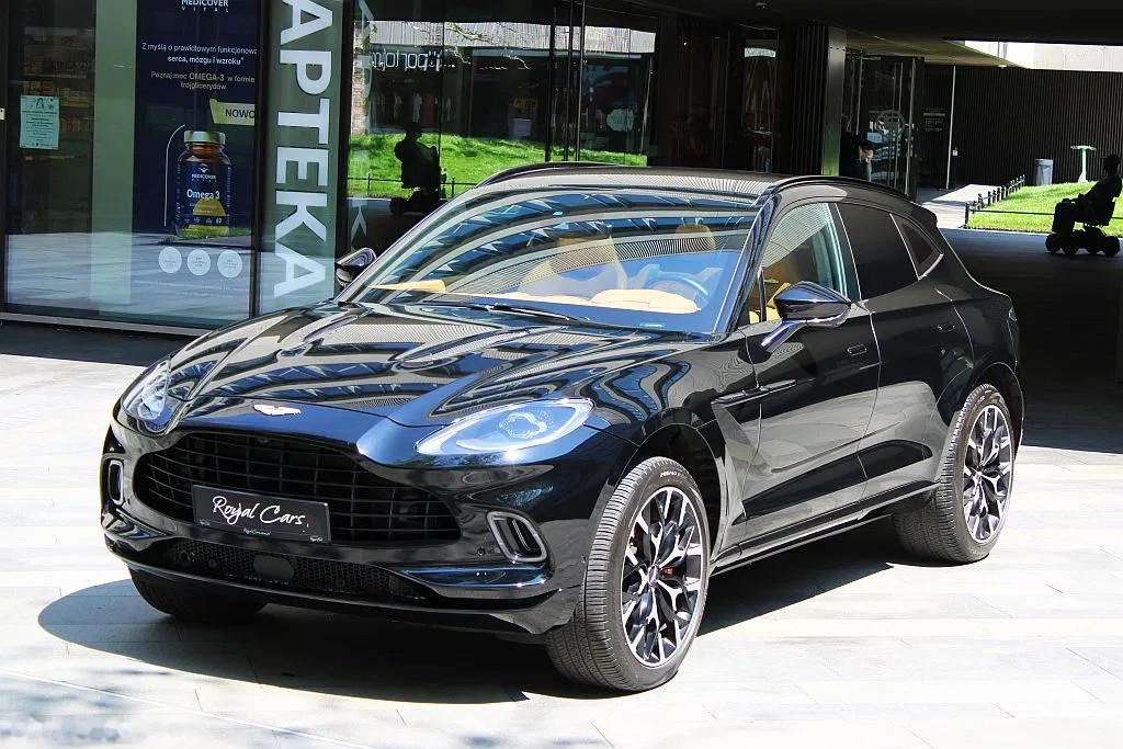 2020 Aston Martin DBX, 30 100 km, Poľsko — foto 1