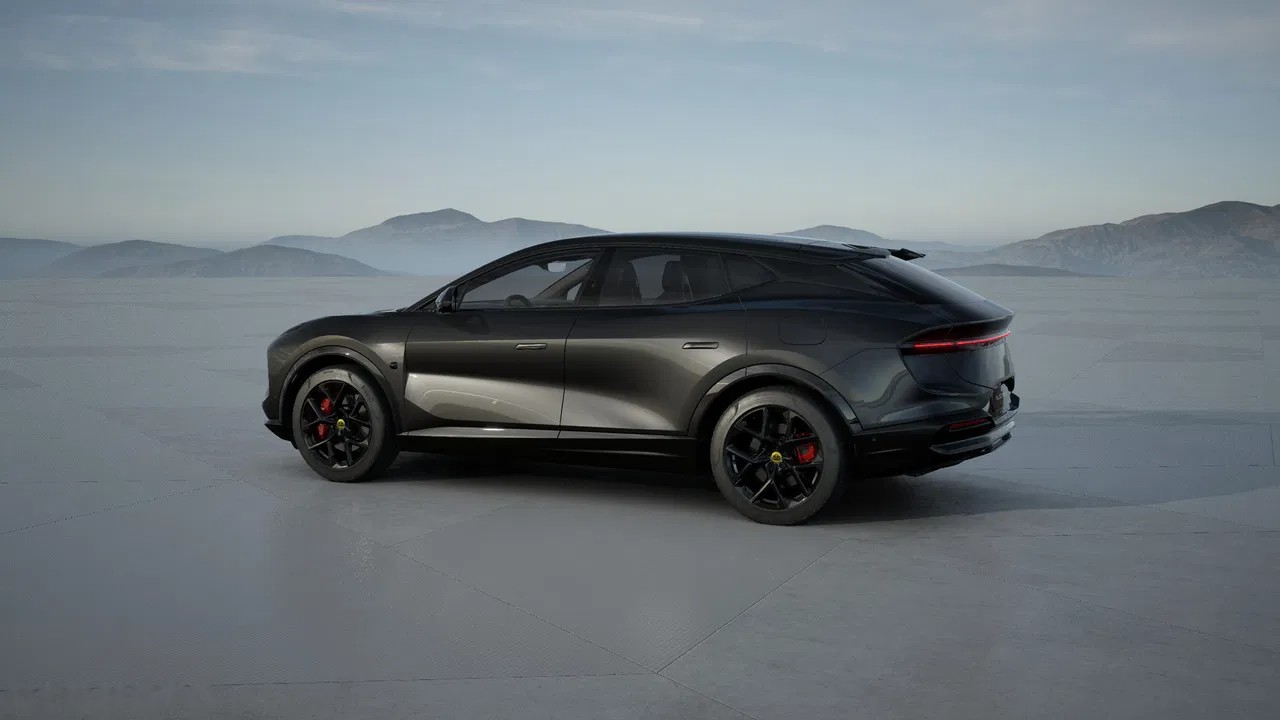 2026 Lotus Eletre, 5 km, Poľsko — foto 5 z 15