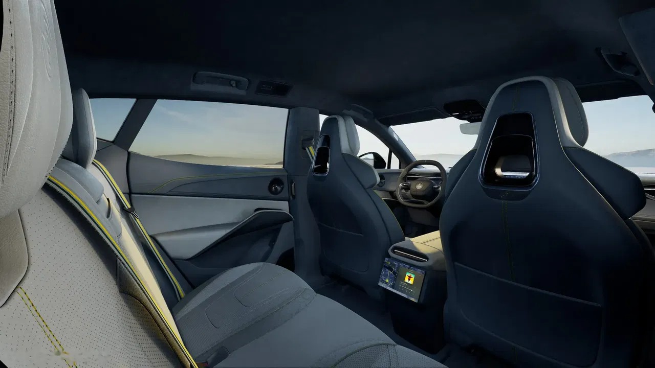 2026 Lotus Eletre, 5 km, Poľsko — foto 10 z 15