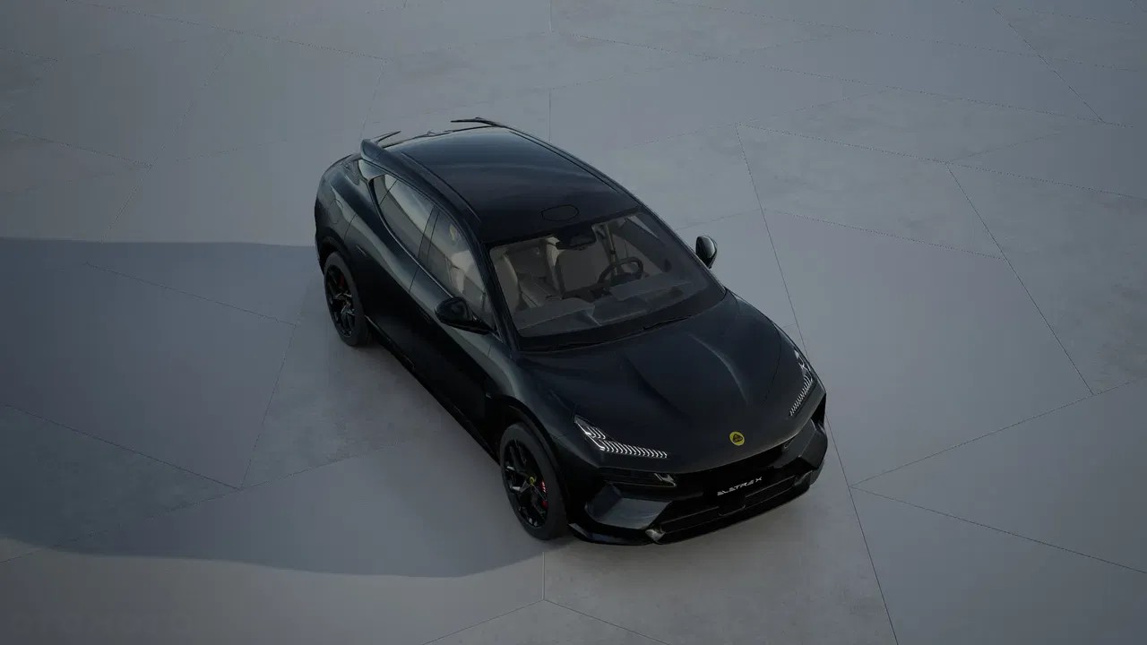 2026 Lotus Eletre, 5 km, Poľsko — foto 4 z 15