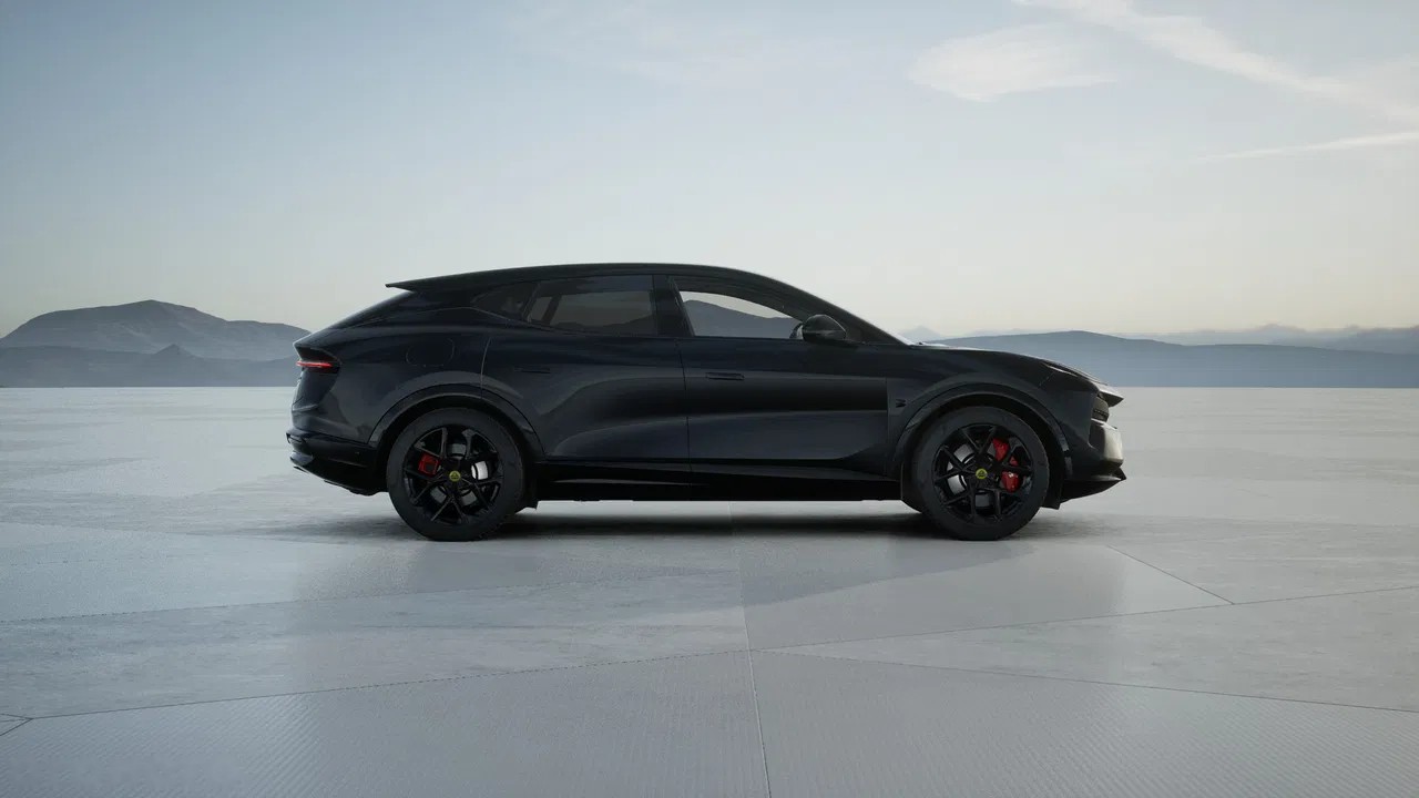 2026 Lotus Eletre, 5 km, Poľsko — foto 6 z 15