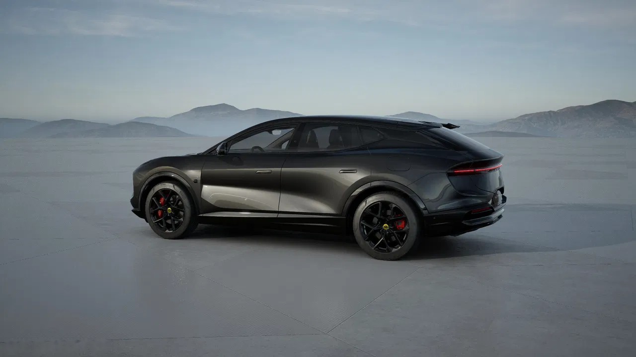 2026 Lotus Eletre, 5 km, Poľsko — foto 7 z 15
