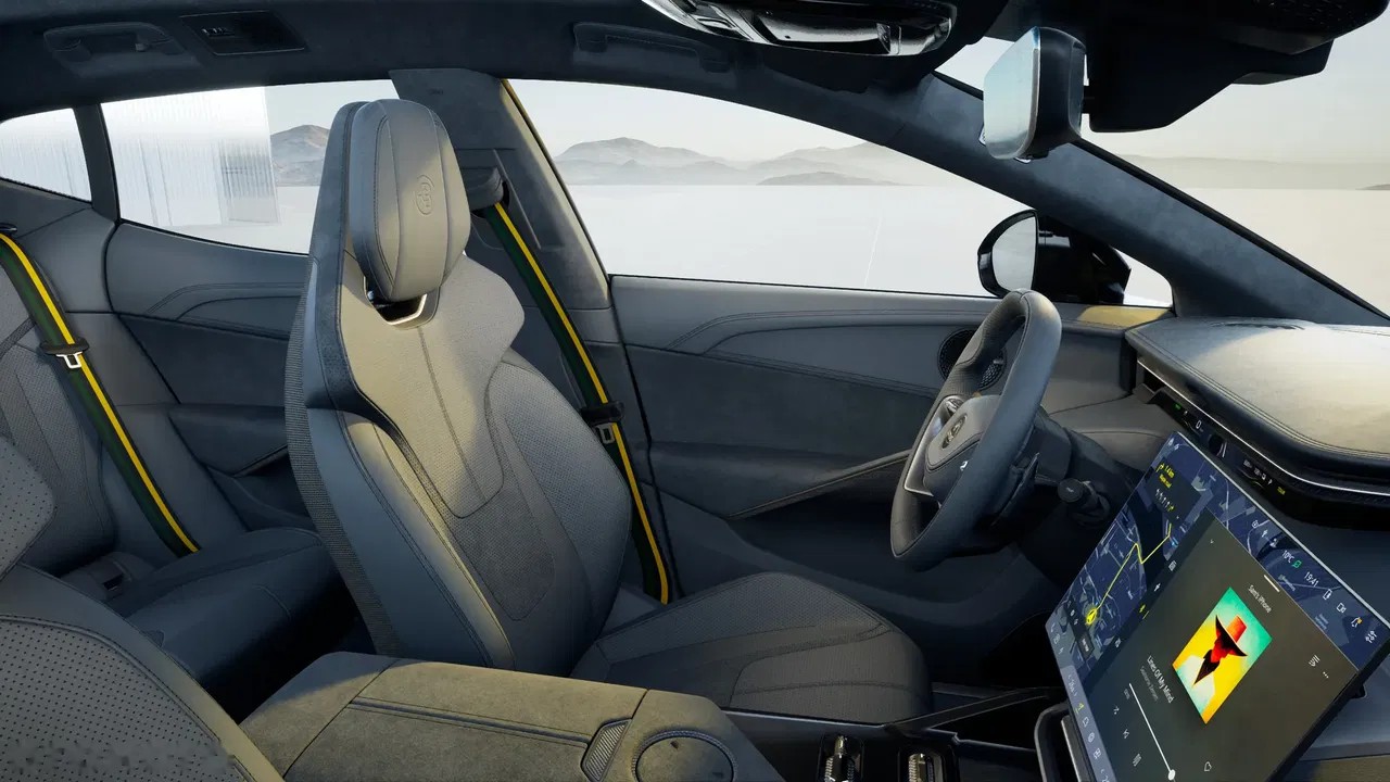 2026 Lotus Eletre, 5 km, Poľsko — foto 8 z 15