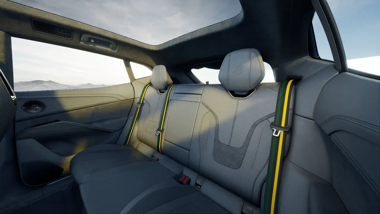 2026 Lotus Eletre, 5 km, Poľsko — foto 9 z 15