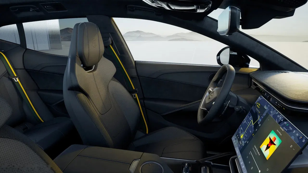 2026 Lotus Eletre, 5 km, Poľsko — foto 8 z 15