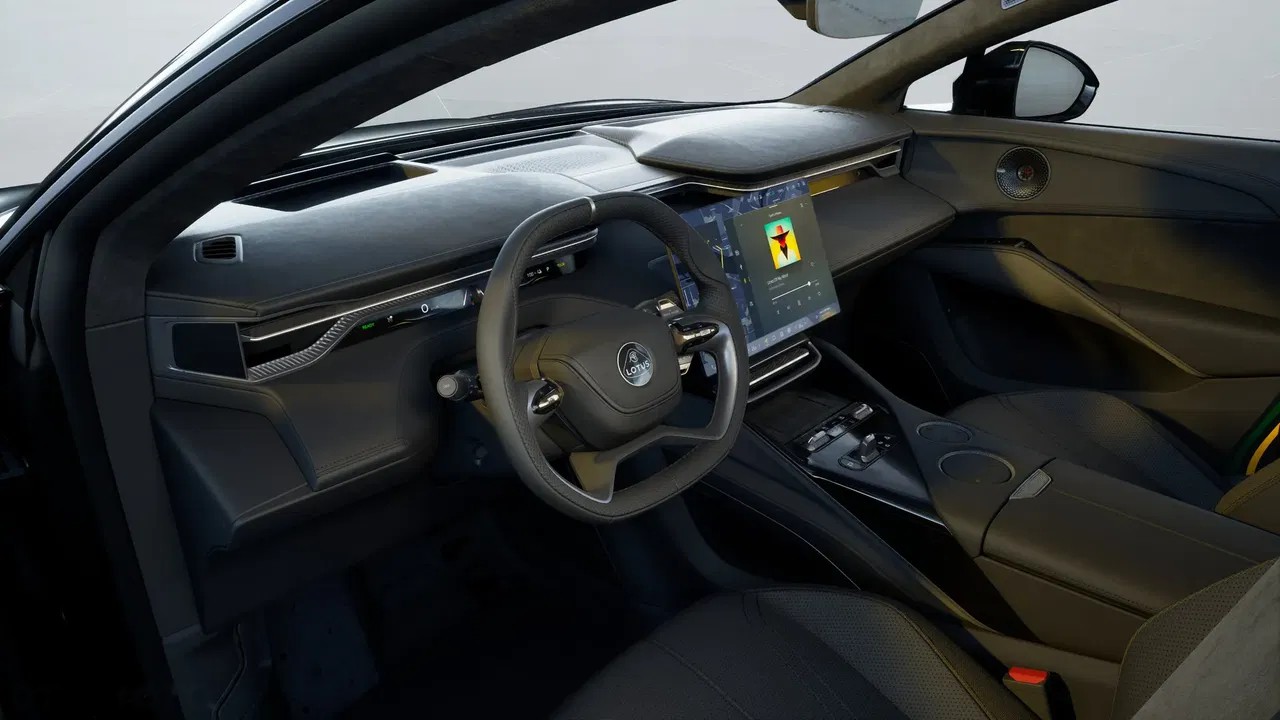 2026 Lotus Eletre, 5 km, Poľsko — foto 14 z 15