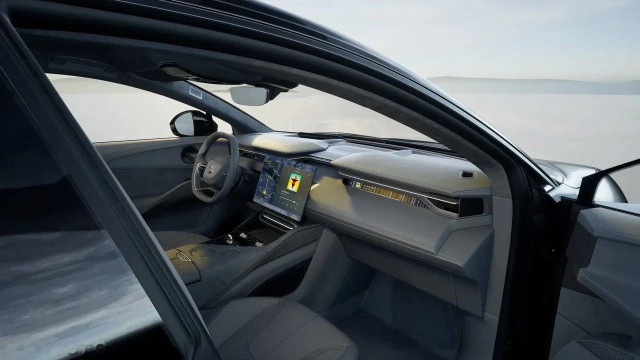 2026 Lotus Eletre, 5 km, Poľsko — foto 13 z 13