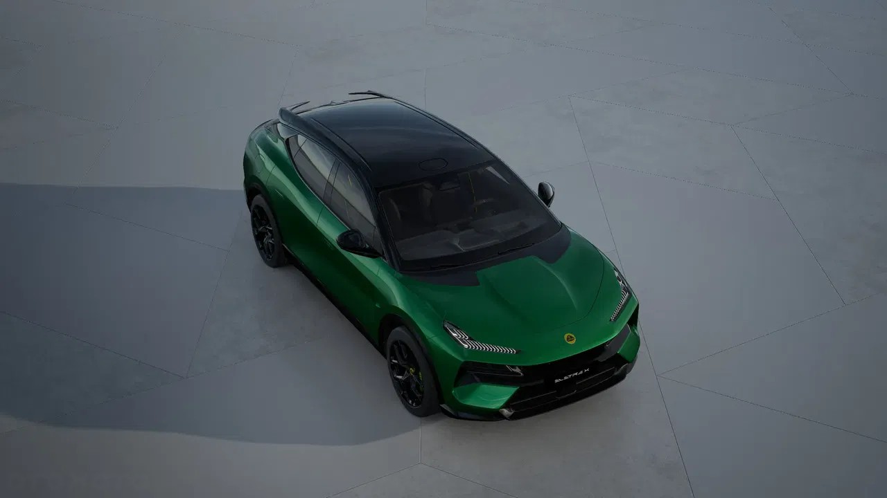 2026 Lotus Eletre, 5 km, Poľsko — foto 6 z 15