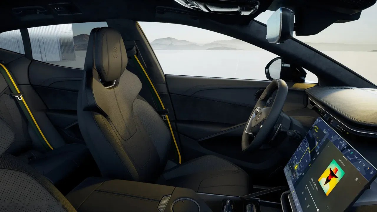 2026 Lotus Eletre, 5 km, Poľsko — foto 8 z 15