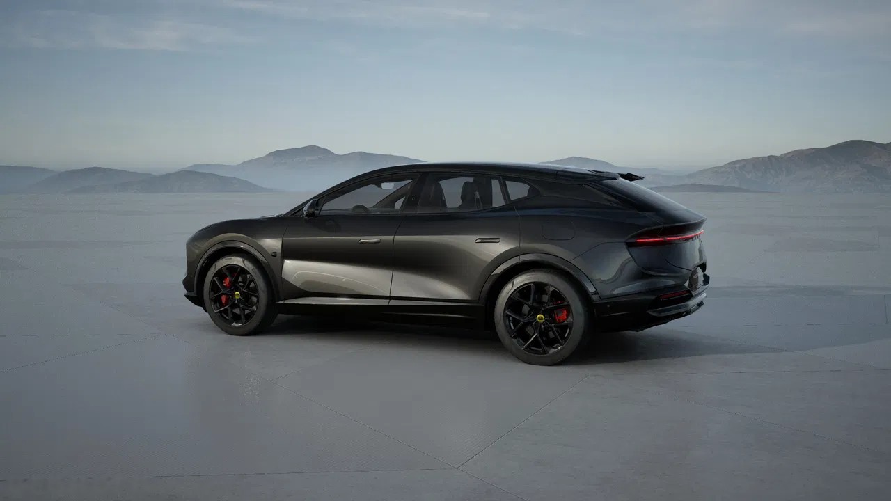 2026 Lotus Eletre, 5 km, Poľsko — foto 4 z 15