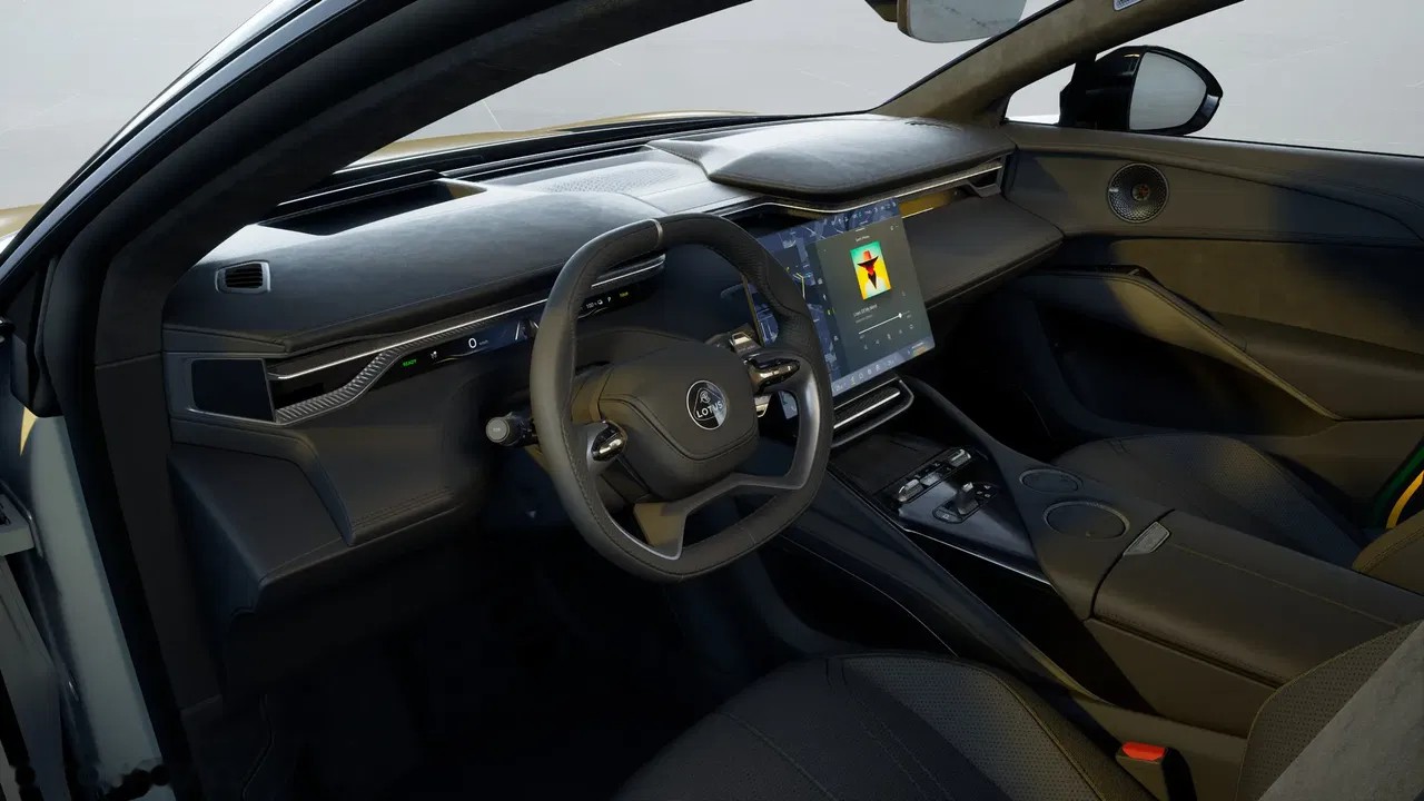 2026 Lotus Eletre, 5 km, Poľsko — foto 4 z 8