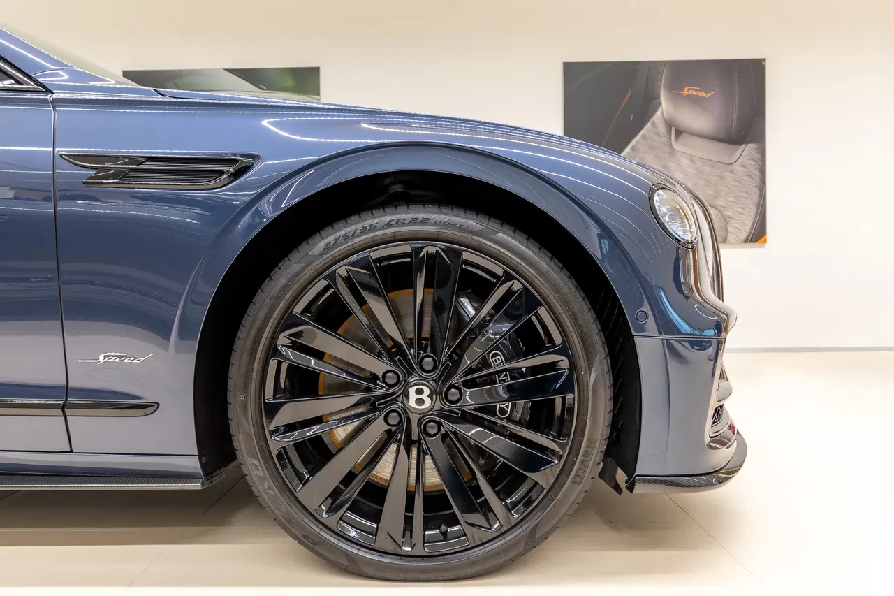 Bentley Flying Spur, 21 500 km, Portugalsko — foto 5 z 17