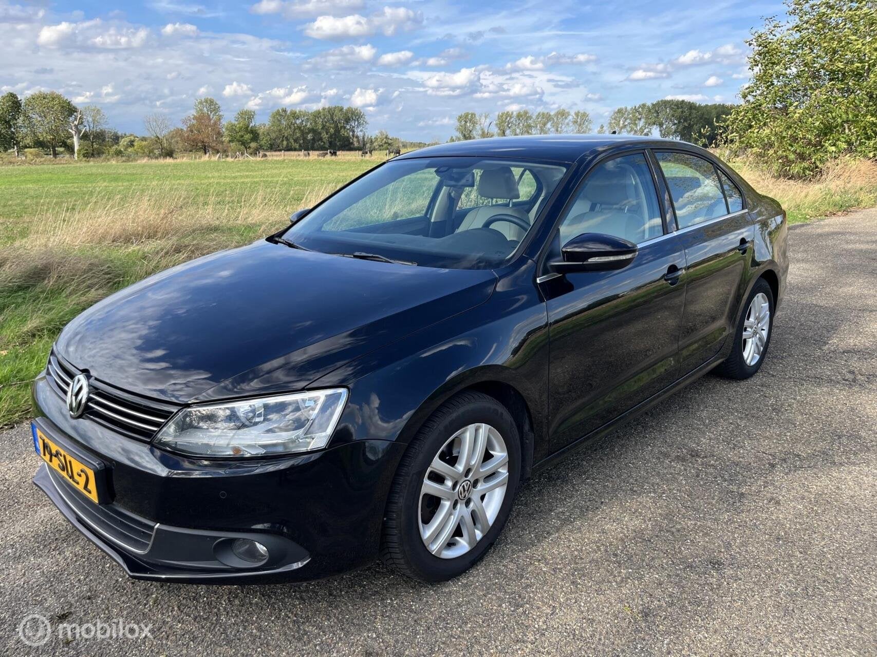 2027 Volkswagen, béžová, Nizozemsko — foto 1