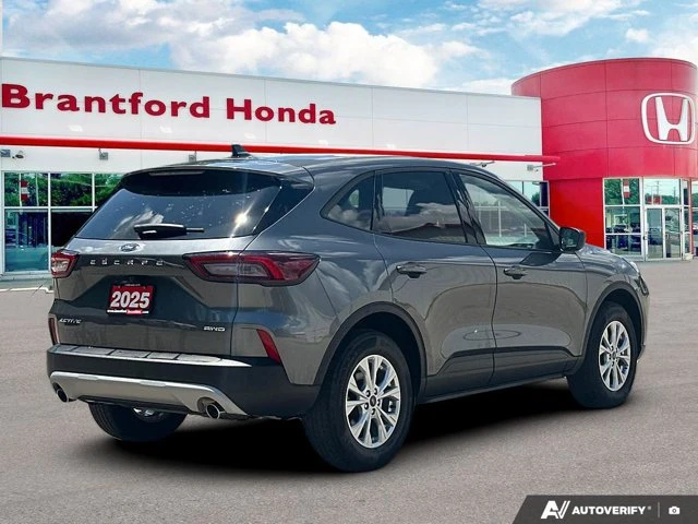 2025 Ford Escape Active, sivá, 54 171 km, dovoz Kanada — foto 7 z 20