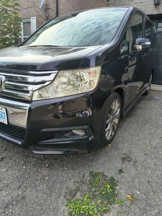 2010 Honda Stepwagon, 73 000 km, dovoz Kanada — foto 1