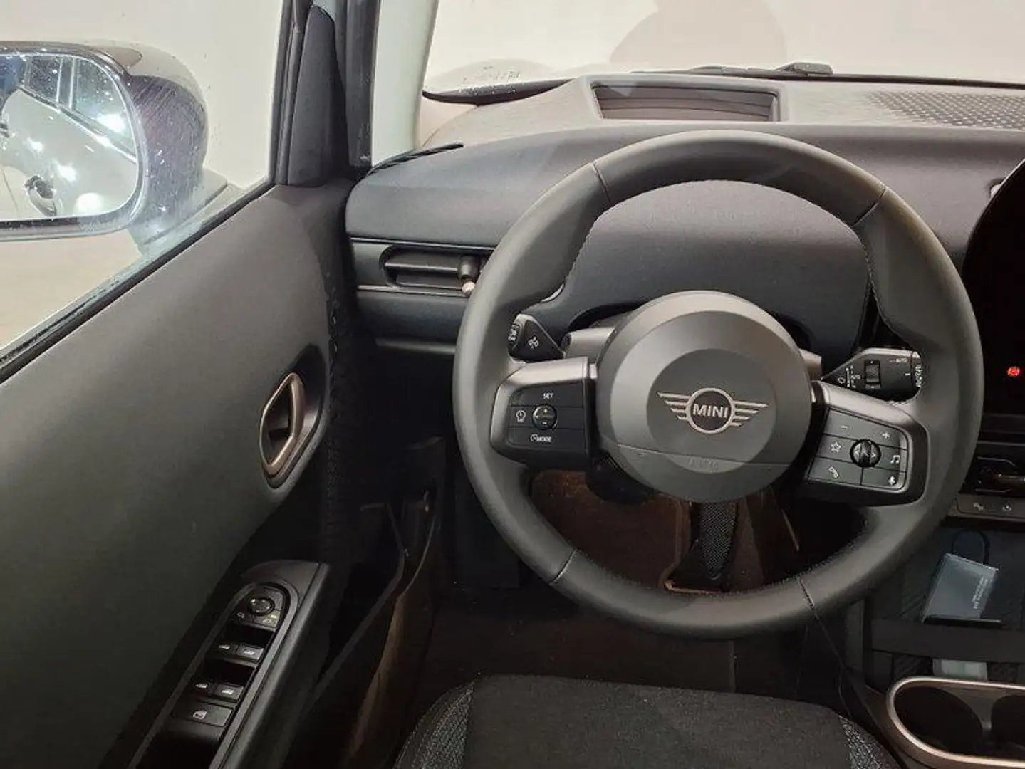 2026 MINI Cooper, 7 000 km, Rakúsko — foto 12 z 12