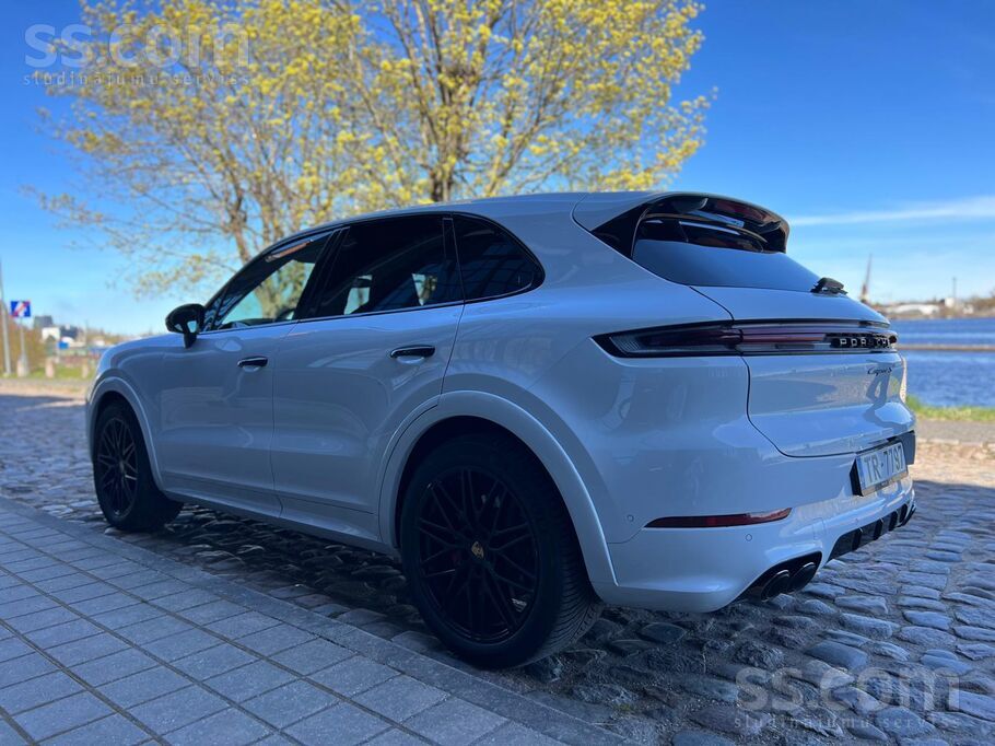 2023 Porsche Cayenne, 41 000 km, Lotyšsko — foto 1