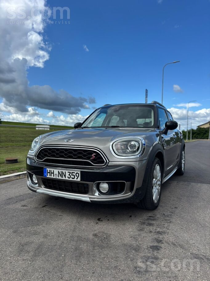 2017 MINI Countryman, 196 000 km, Lotyšsko — foto 1