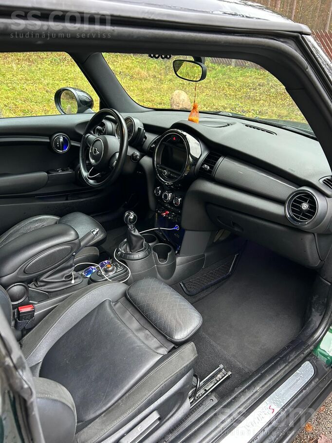 2015 MINI Cooper, 239 000 km, Lotyšsko — foto 7 z 10