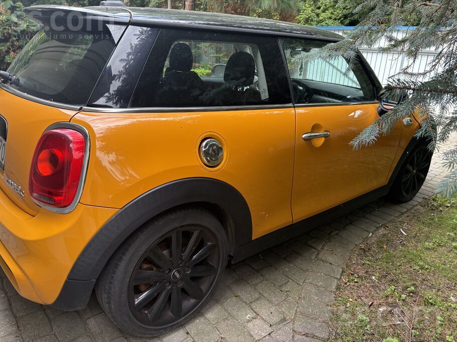 2015 MINI Cooper S, 80 000 km, Lotyšsko — foto 1 2015 MINI Cooper S, 80 000 km, Lotyšsko — foto 1