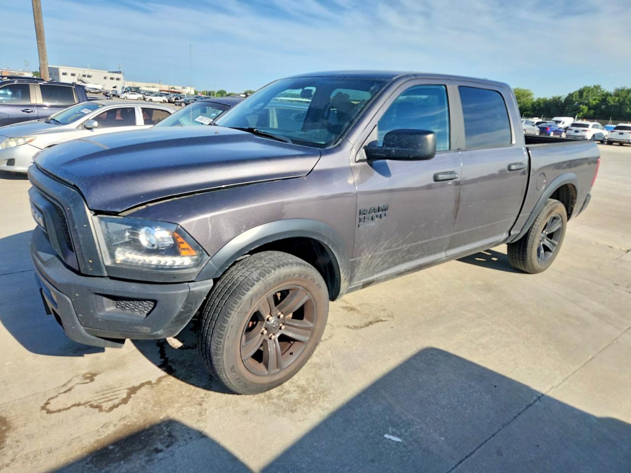 2024 RAM 1500 CLASSIC SLT, sivá, 105 721 km, dovoz USA — foto 1
