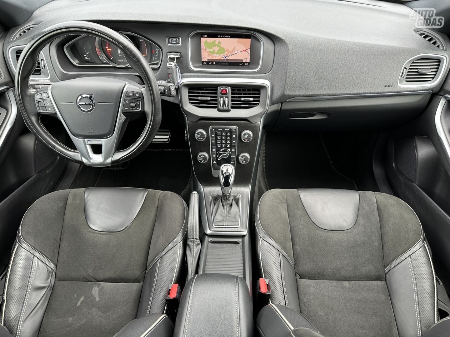 2018 Volvo V40, Litva — foto 2 z 4