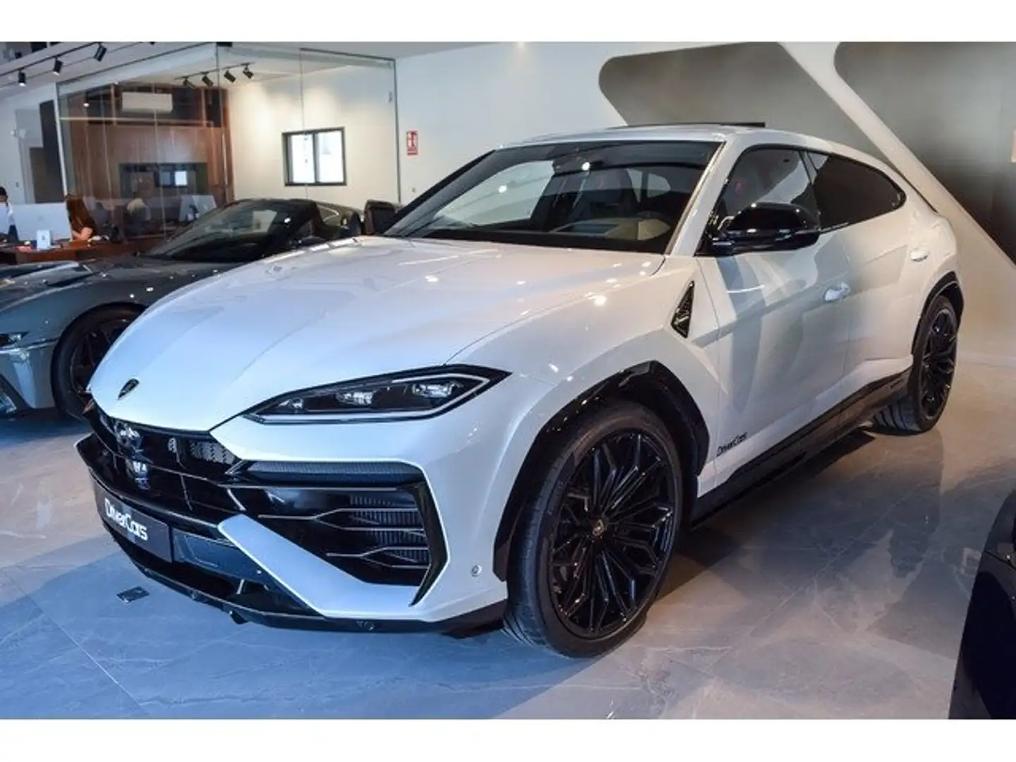 2026 Lamborghini Urus, 10 km, Španielsko — foto 2 z 12