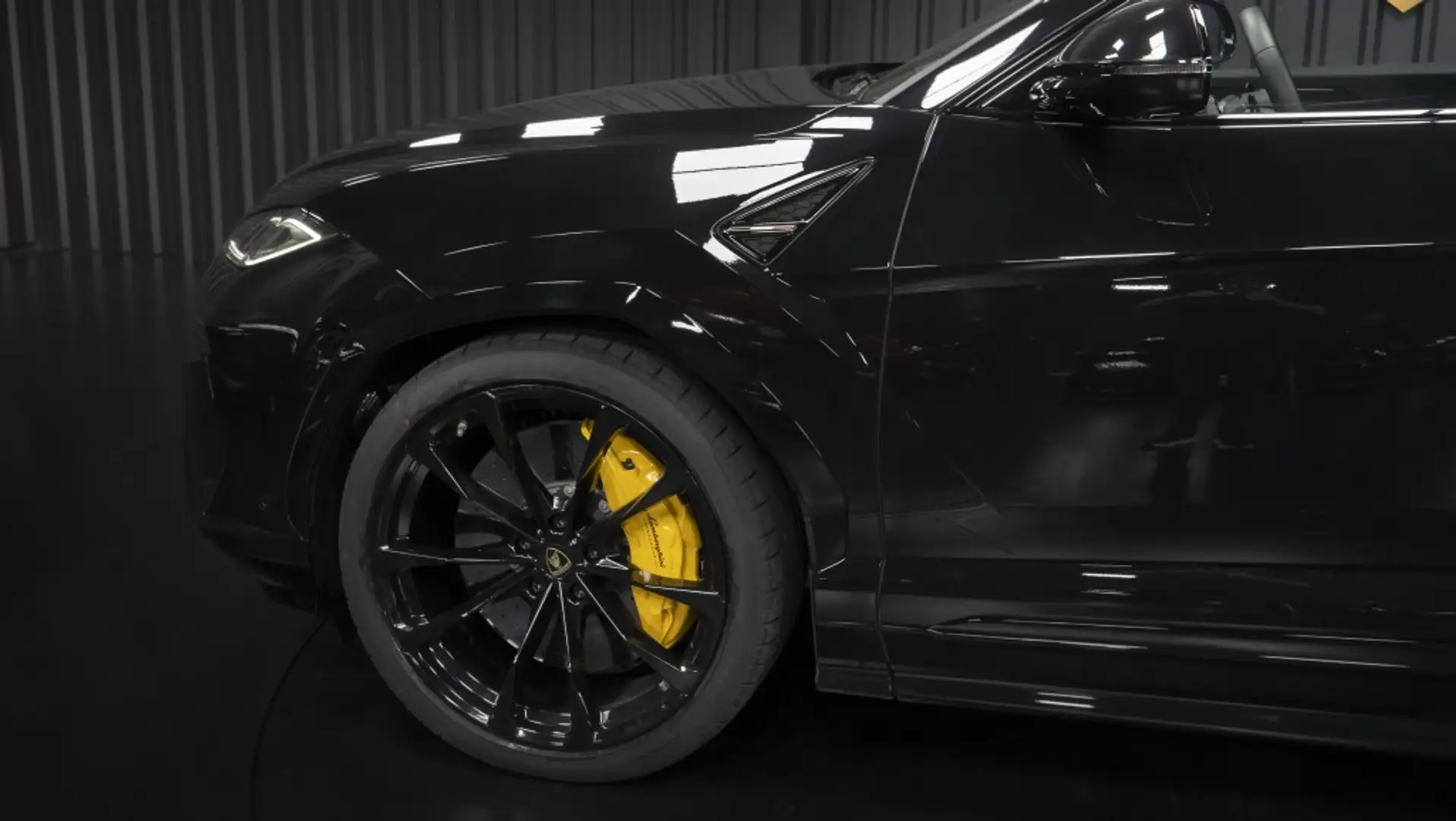 2026 Lamborghini Urus, 4 500 km, Španielsko — foto 11 z 12