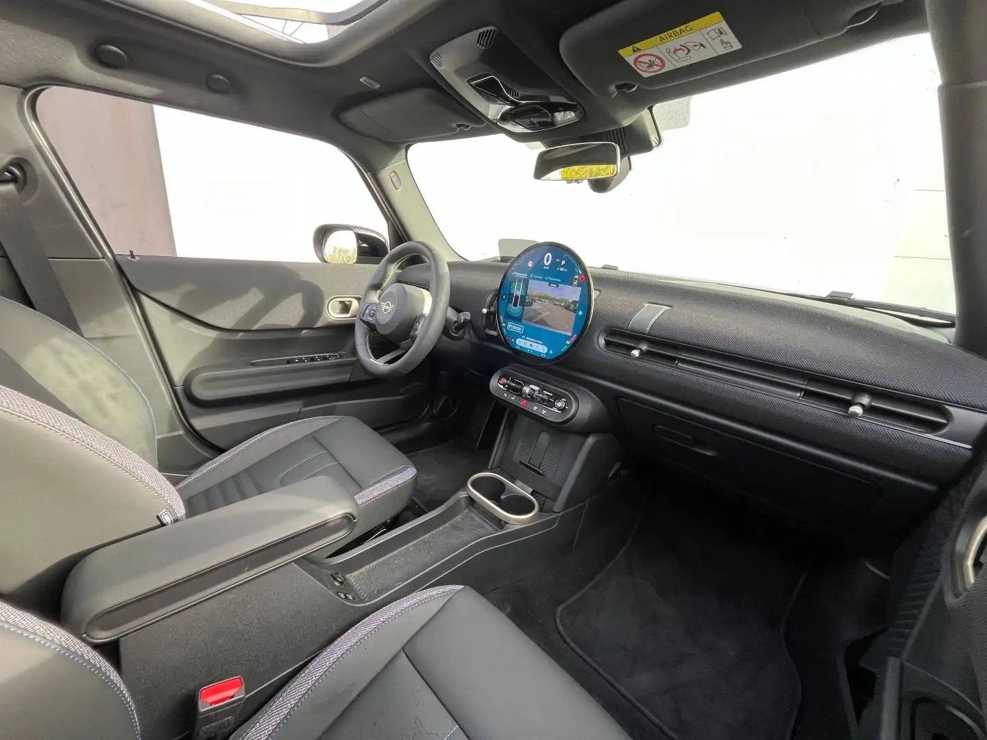 2026 MINI Cooper, 1 595 km, Francúzsko — foto 5 z 18