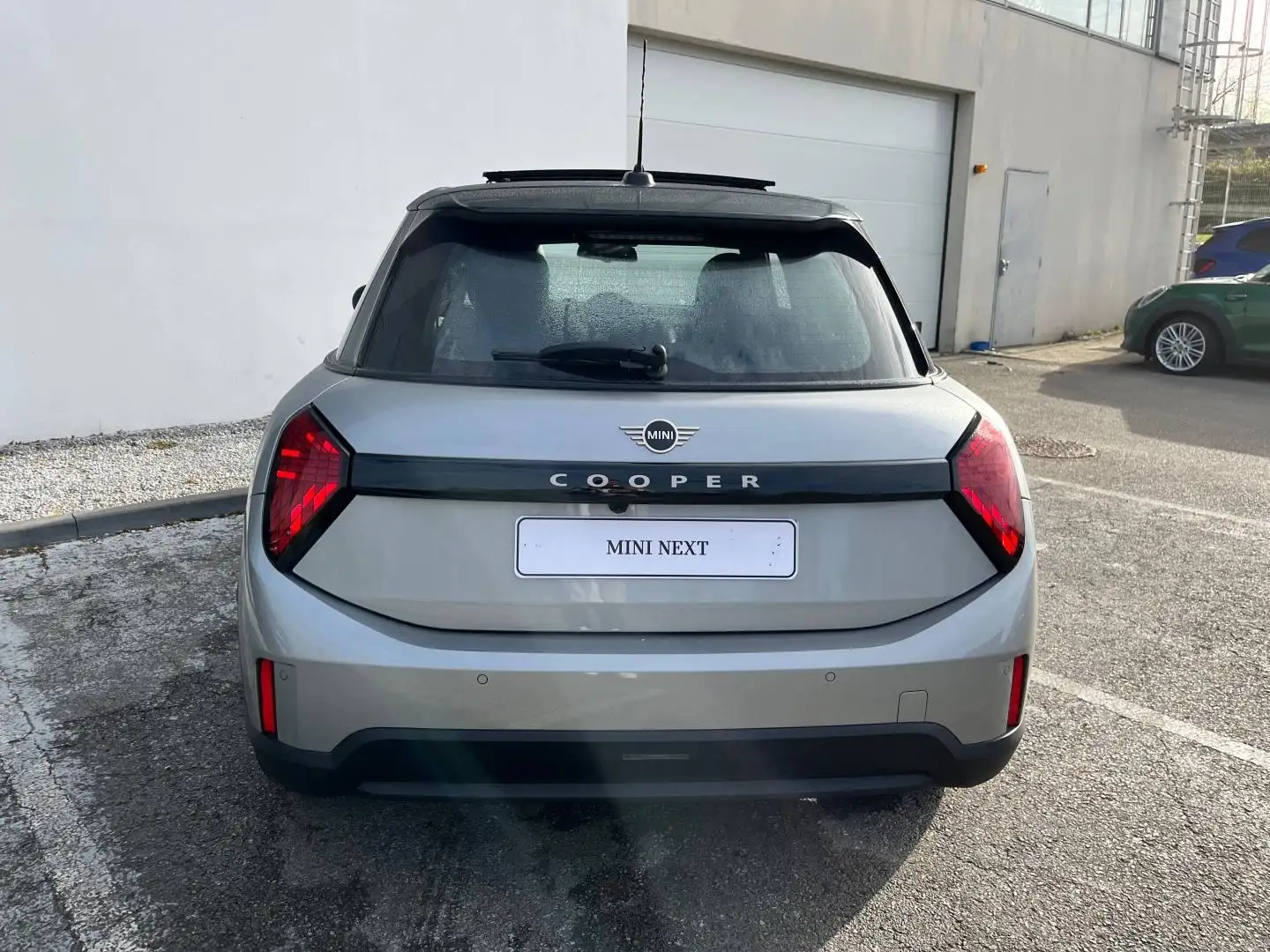 2026 MINI Cooper, 1 595 km, Francúzsko — foto 7 z 18