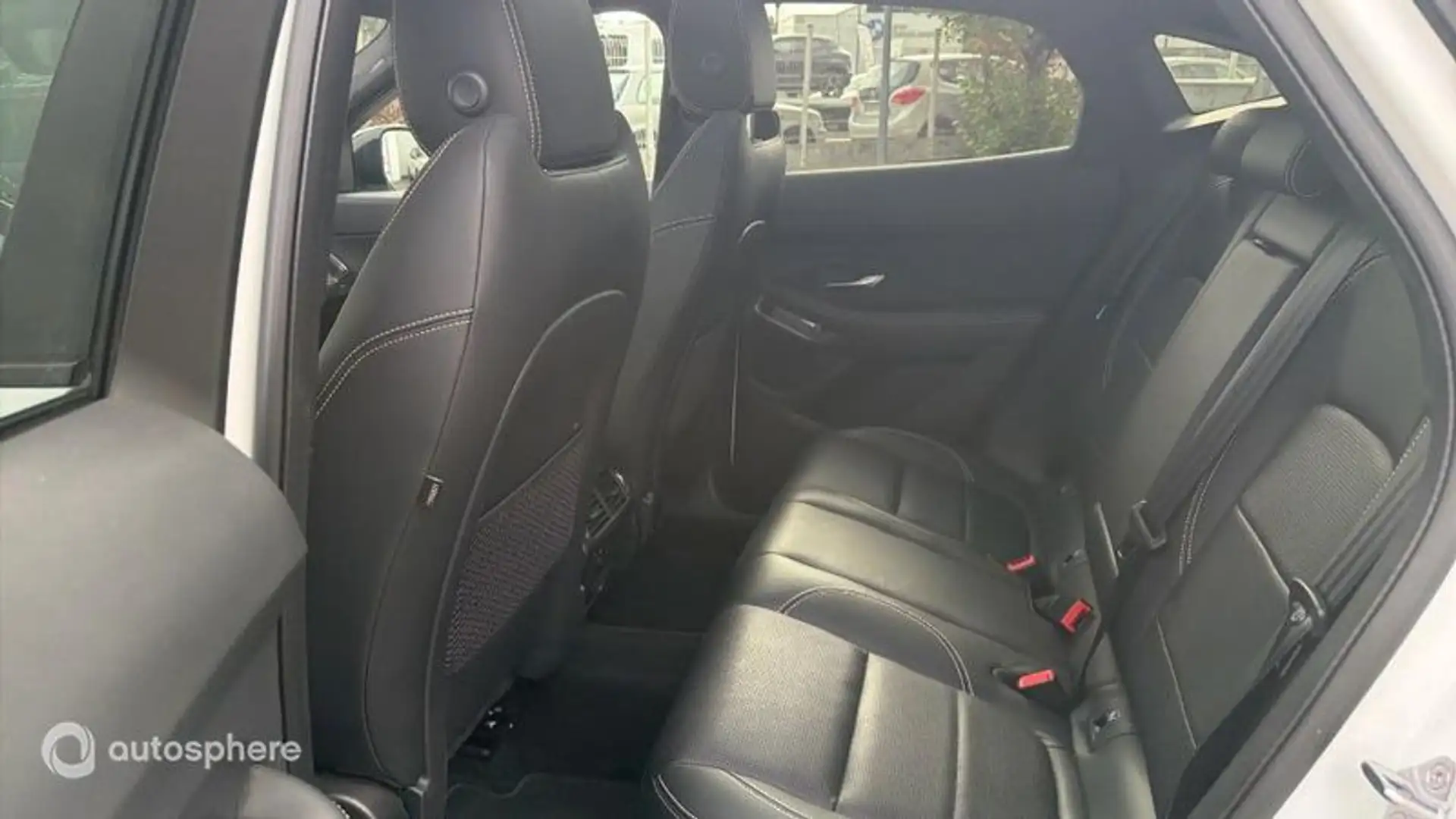 2022 Jaguar E-Pace, 27 238 km, Francúzsko — foto 13 z 20