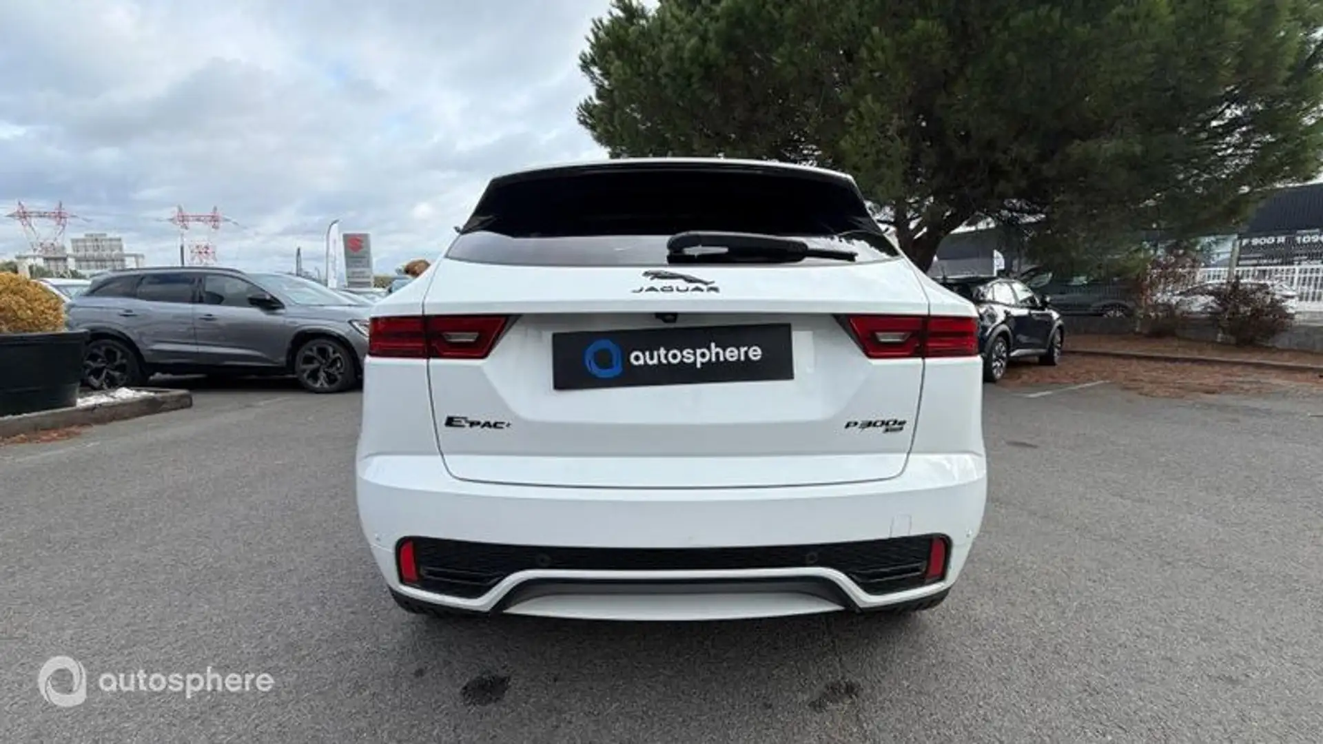 2022 Jaguar E-Pace, 27 238 km, Francúzsko — foto 6 z 20