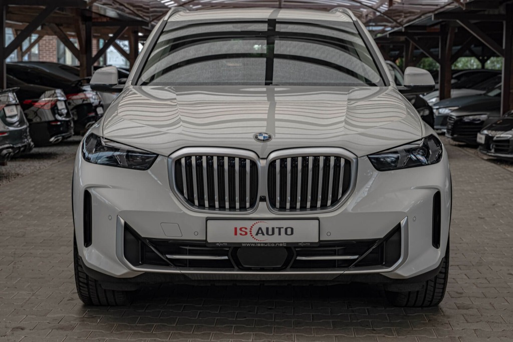 2023 BMW, 65 500 km, Bulharsko — foto 1