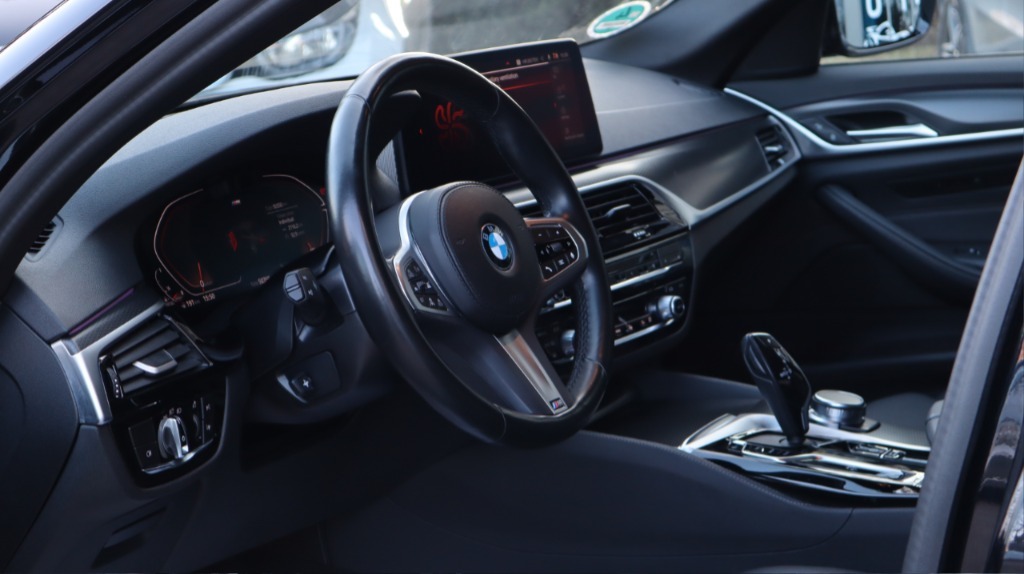 2023 BMW, 50 500 km, Bulharsko — foto 9 z 13