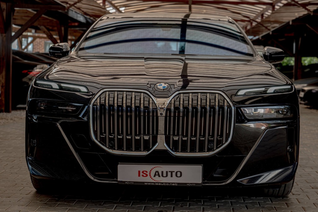 2023 BMW, 84 000 km, Bulharsko — foto 1