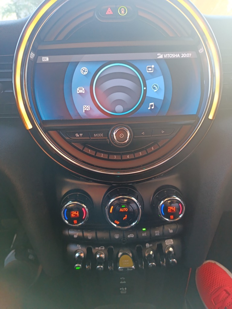 2021 MINI, 74 000 km, Bulharsko — foto 7 z 15