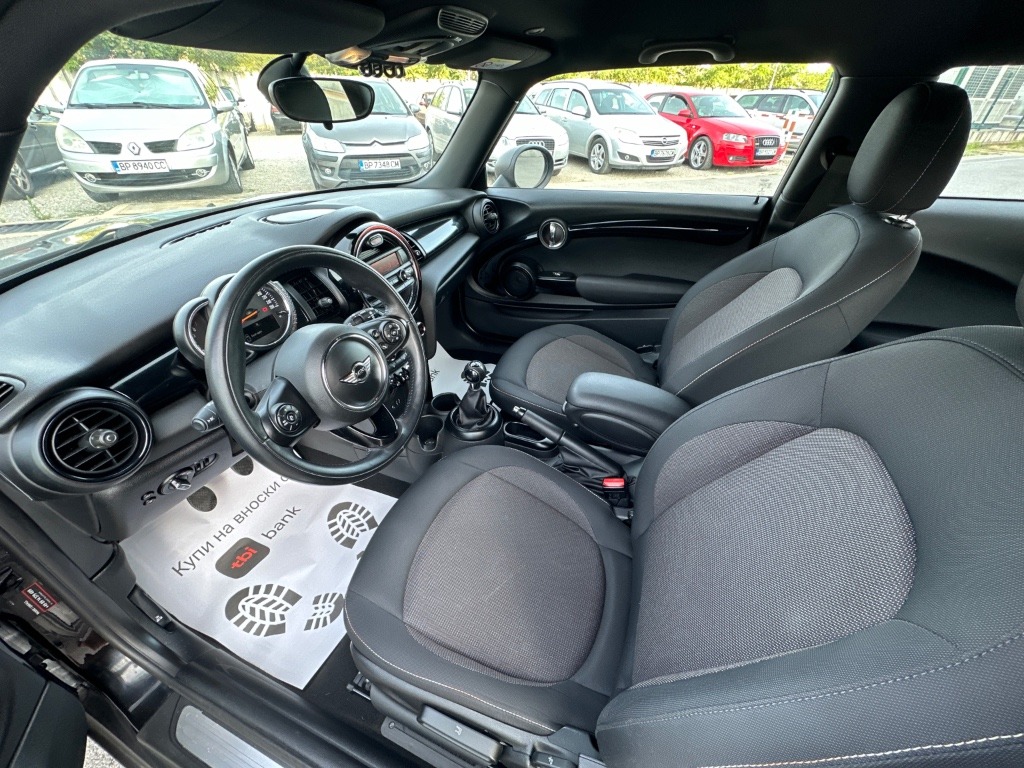 2018 MINI, 120 000 km, Bulharsko — foto 8 z 15