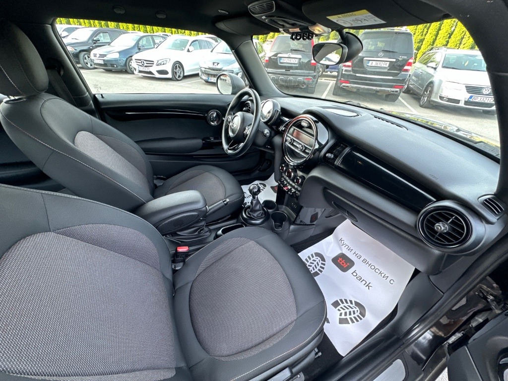 2018 MINI, 120 000 km, Bulharsko — foto 9 z 15