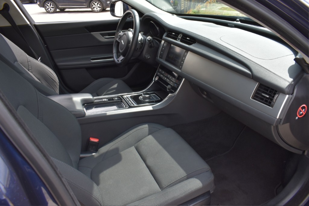 2019 Jaguar, 146 000 km, Bulharsko — foto 12 z 15