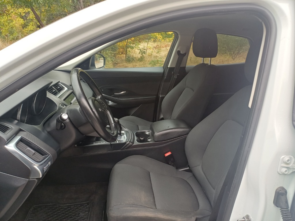 2021 Jaguar, 87 000 km, Bulharsko — foto 9 z 15