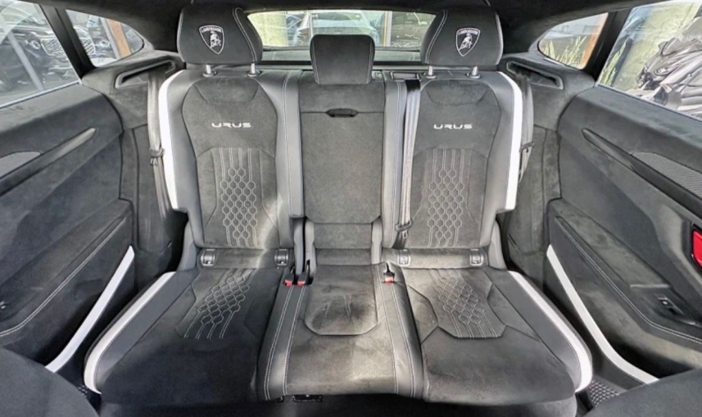 2023 Lamborghini, 19 000 km, Bulharsko — foto 6 z 7