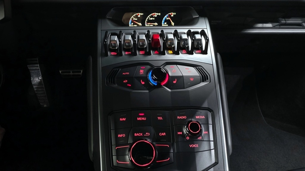 2018 Lamborghini, 34 160 km, Bulharsko — foto 12 z 15