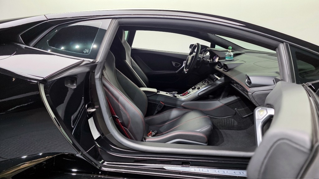 2018 Lamborghini, 34 160 km, Bulharsko — foto 9 z 15