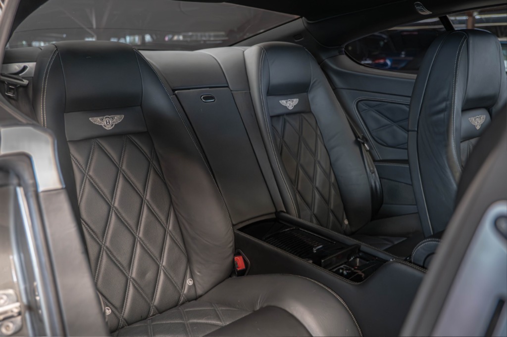 2008 Bentley, 185 000 km, Bulharsko — foto 10 z 15