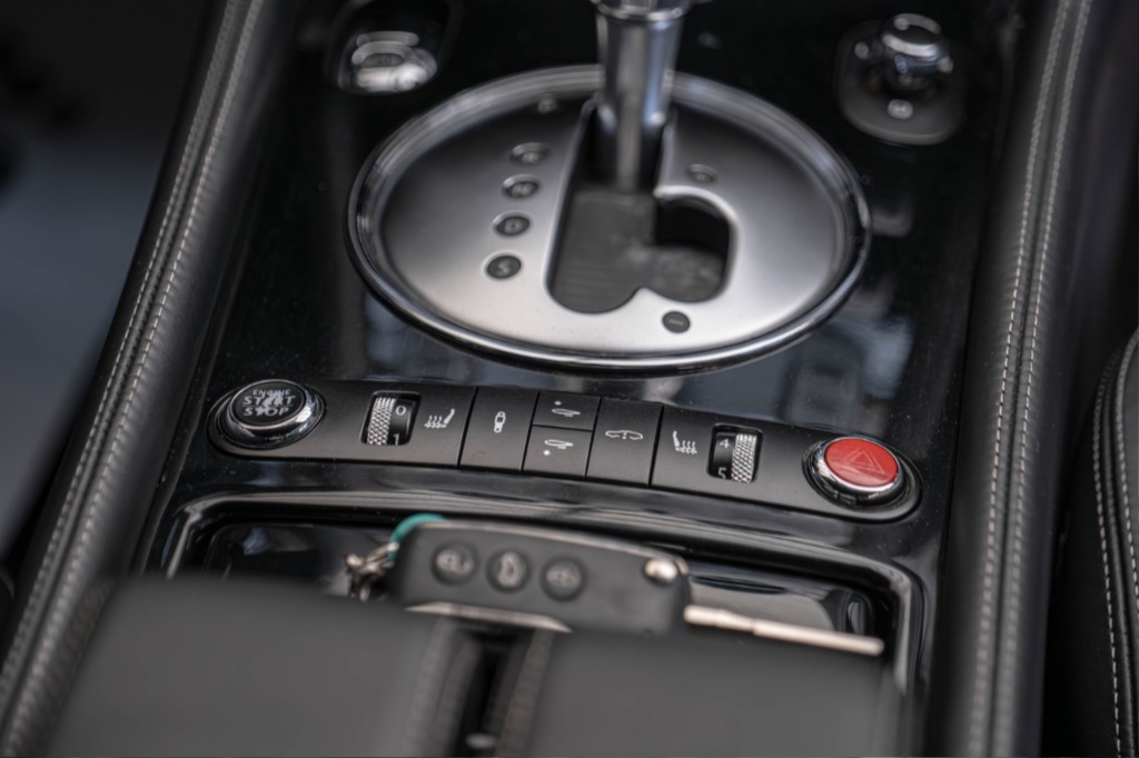 2008 Bentley, 185 000 km, Bulharsko — foto 13 z 15