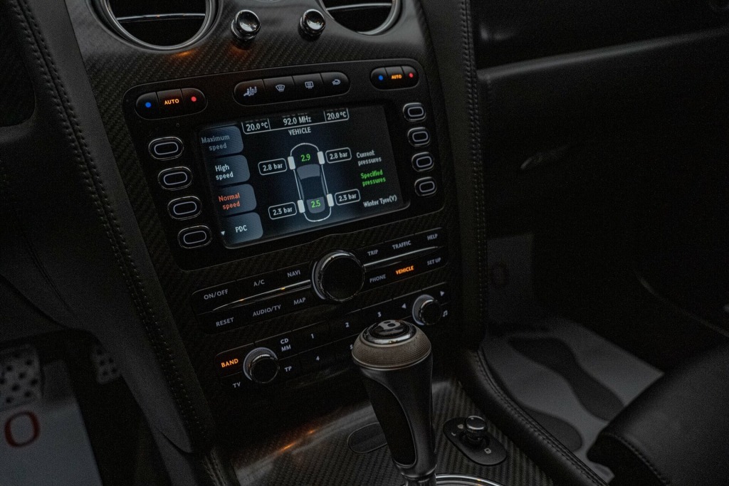 2010 Bentley, 116 500 km, Bulharsko — foto 11 z 13